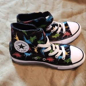 Boys Dino converse
